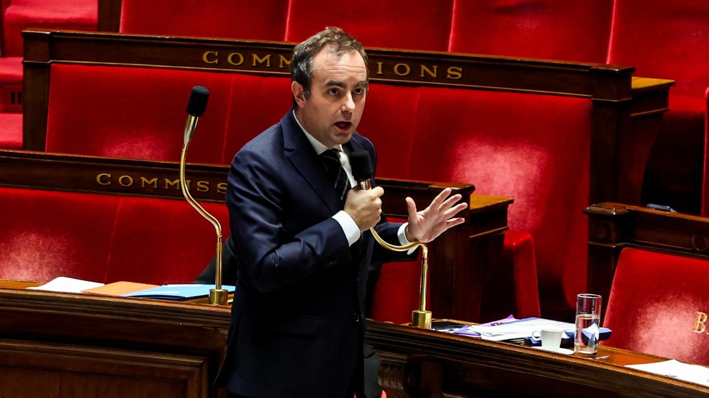 Il governo francese si prepara a usare l'articolo 49.3 per approvare il bilancio 2026