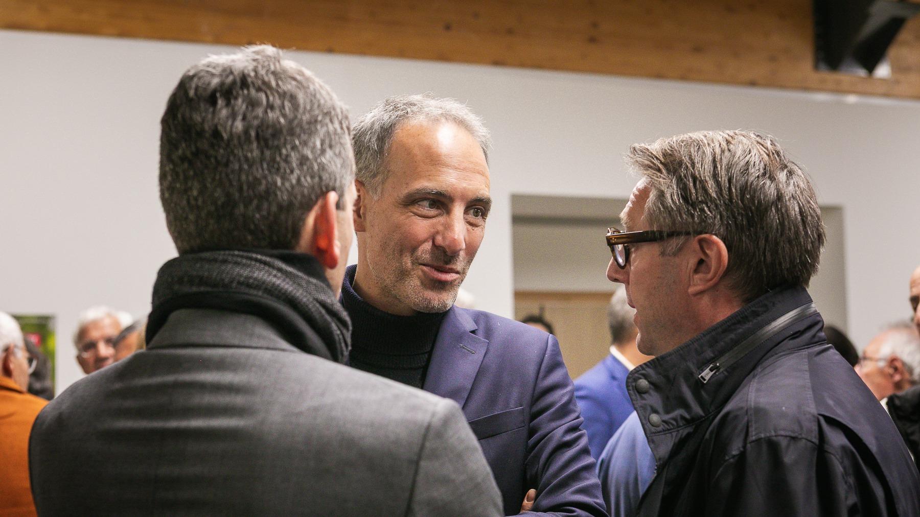 Glucksmann a La Roche-sur-Foron: sostegno candidato e messaggi politici a 16 mesi dall'elezione presidenziale