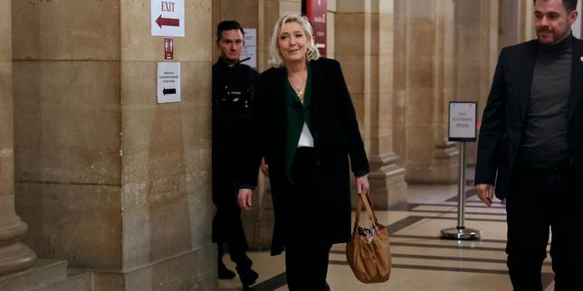 Front National a confronto con la corte: contratti di assistenti parlamentari europei in bilico