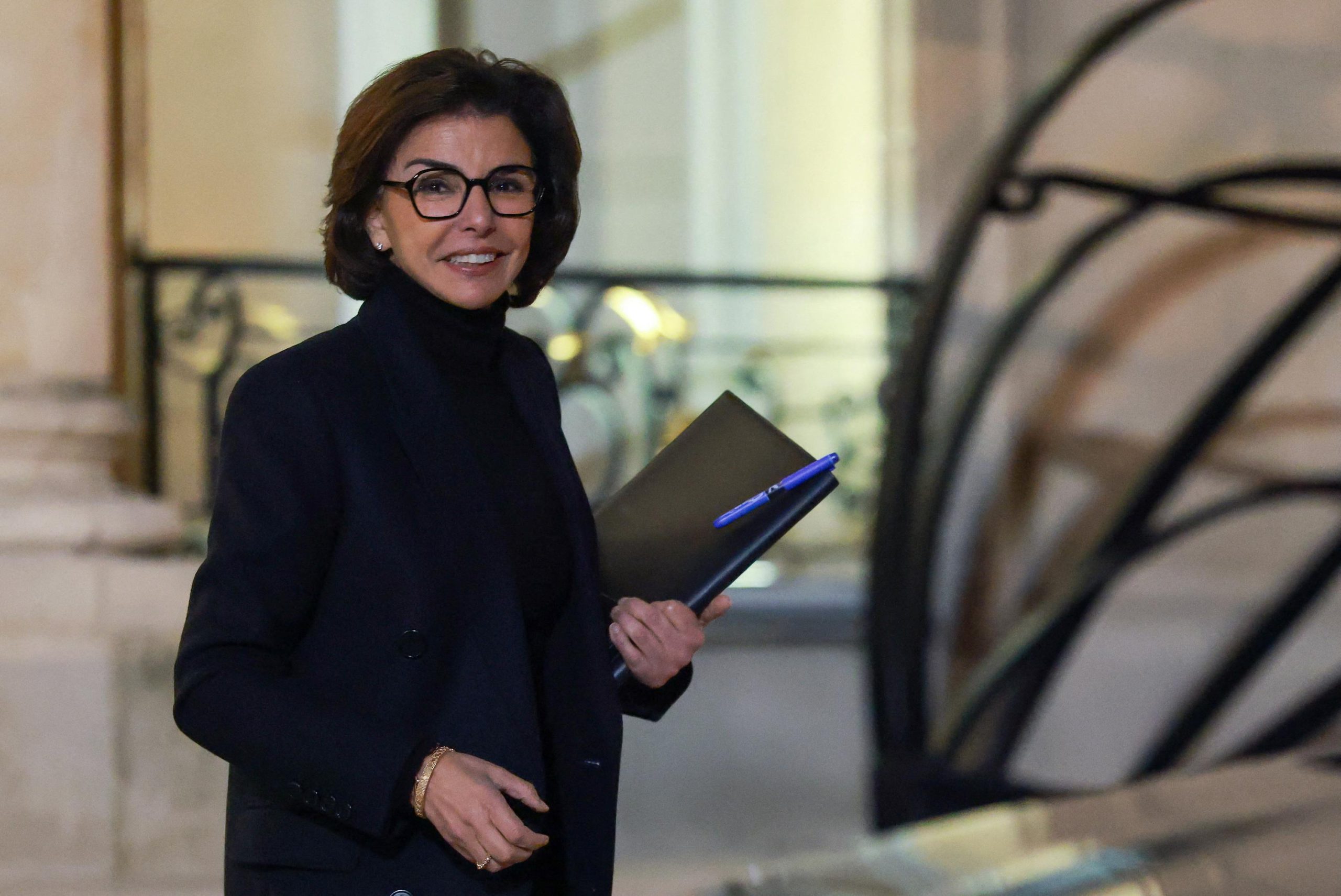 Parigi in bilico: Grégoire e Dati si sfidano in una corsa serrata alle elezioni comunali