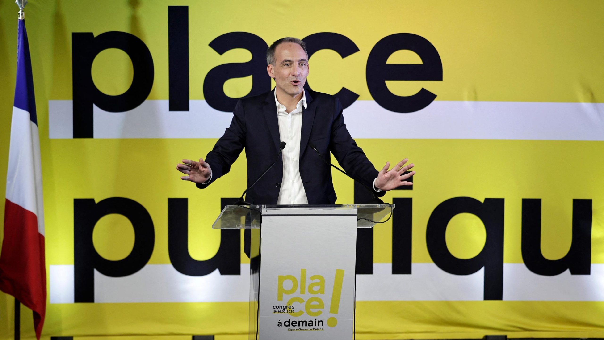 Ambizioni di alto livello, risorse limitate: la sfida del partito di Raphaël Glucksmann alle elezioni comunali