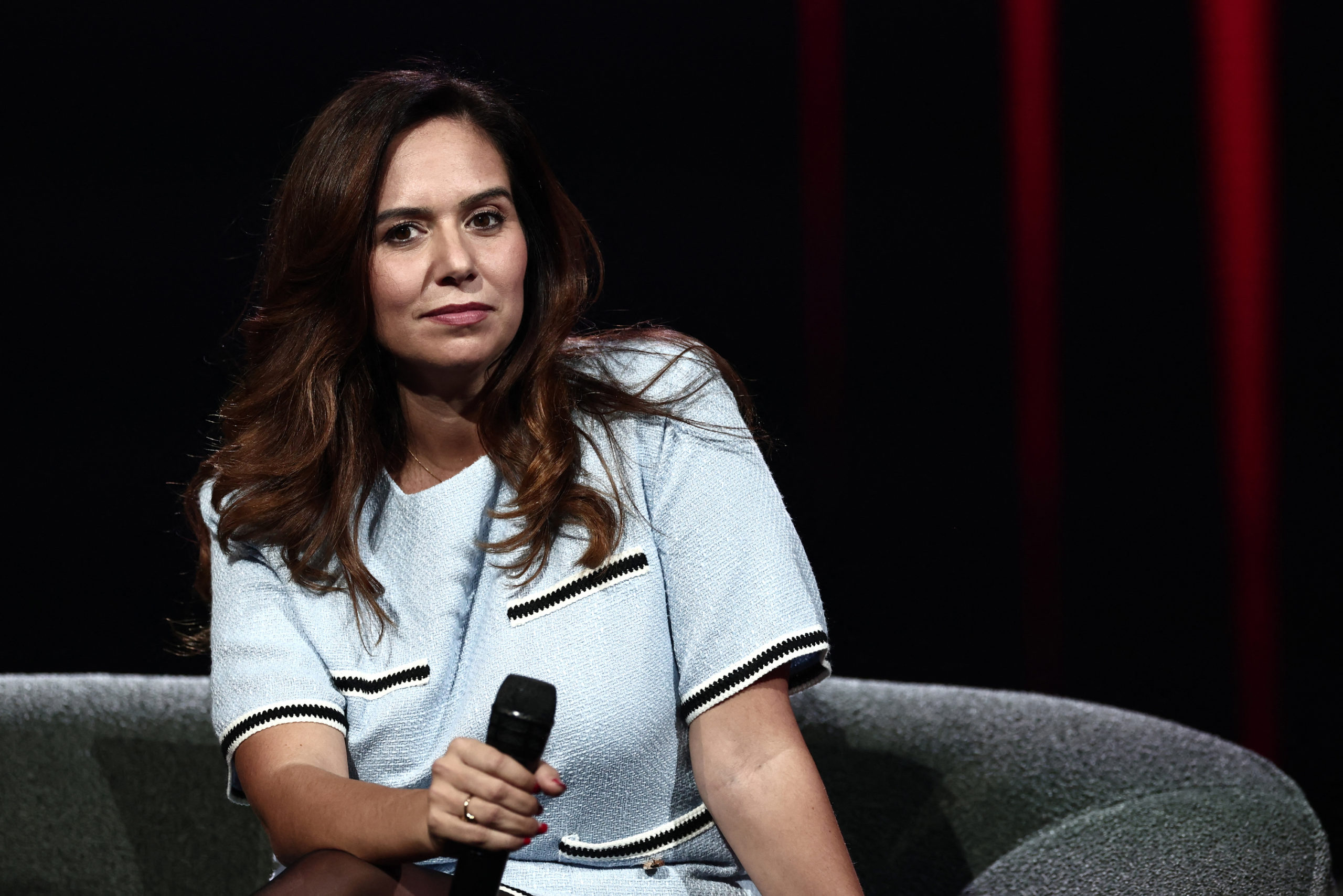 Sarah Knafo si presenta come testa di lista per le elezioni comunali di Parigi: un passo strategico per Reconquête