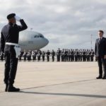 Macron saluta le truppe a Istres: auguri di nuovo anno in un clima di tensioni con gli USA sul Groenlandia