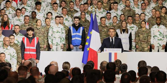 Macron lancia nuovo servizio nazionale militare: obbligo interno e operazioni solo sul territorio nazionale