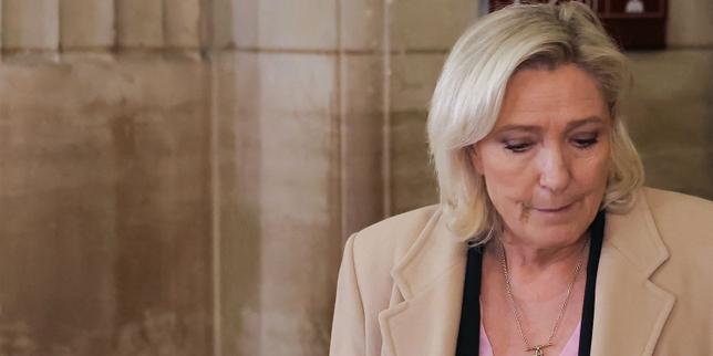 Marine Le Pen condannata a quattro anni di reclusione per occupazioni fittizie di assistenti di eurodeputati
