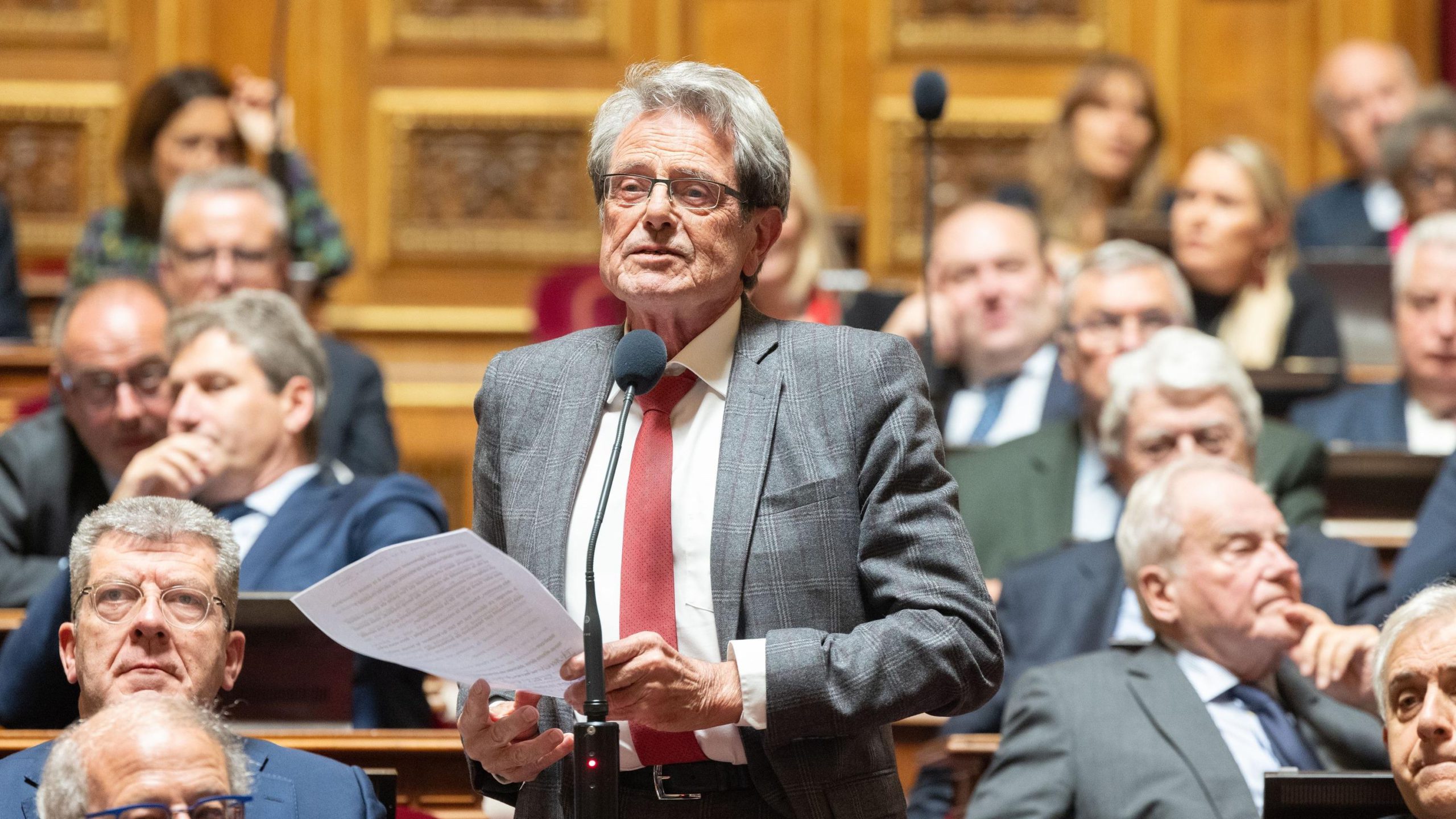 Alain Milon: senatore LR in difesa dei medici liberi in sciopero, denuncia il bilancio della sicurezza sociale