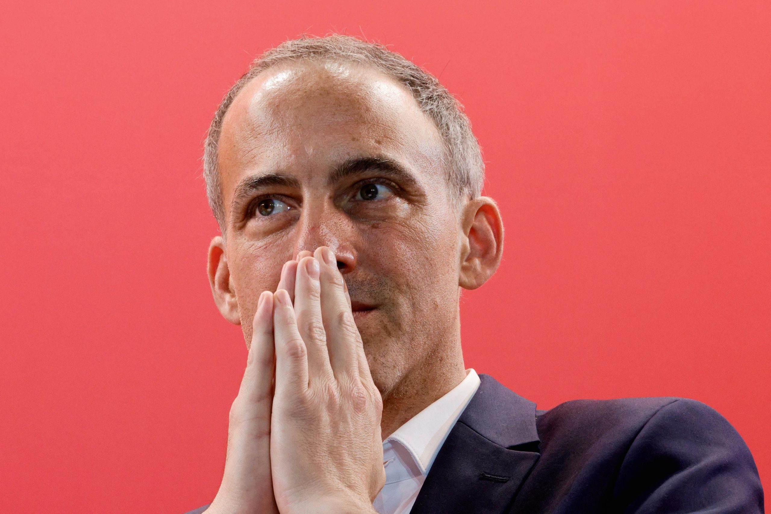 Secondo Spin & Strategy, una candidatura di centro‑sinistra potrebbe eliminare il centro‑destra e portare Mélenchon al secondo turno delle elezioni presidenziali del 2027