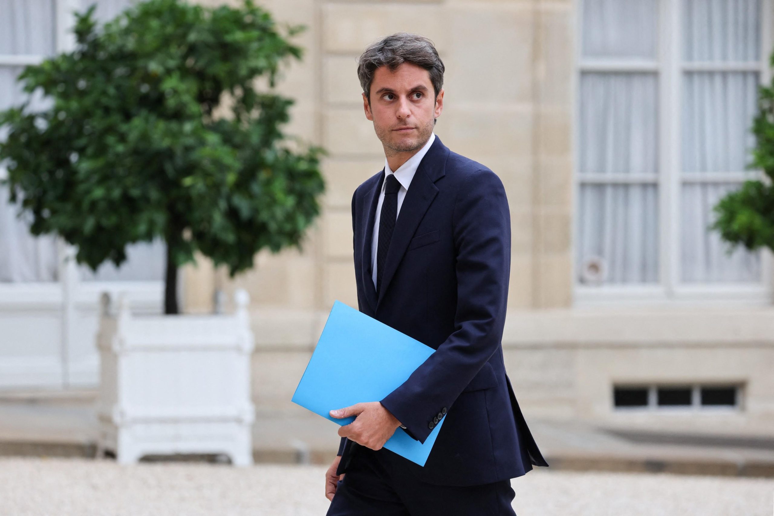 Attal lancia la “Nuova Repubblica”: tavole rotonde a Parigi per una rottura di modello politico