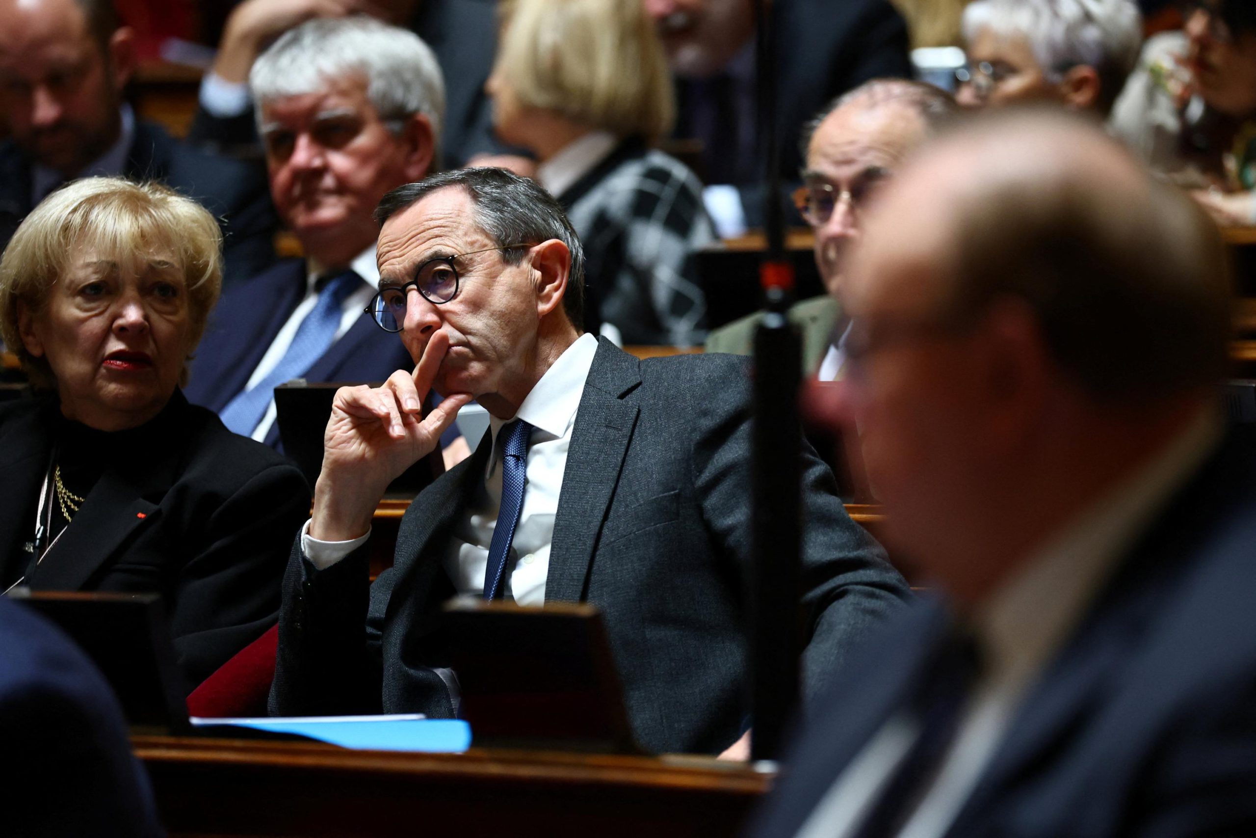 Repubblicani propongono di abolire le 35 ore settimanali per rinvigorire la competitività e il potere d'acquisto