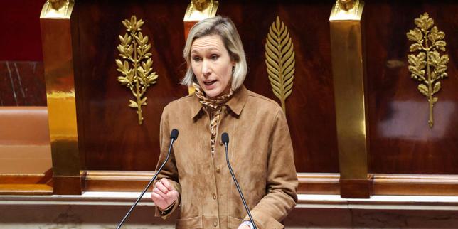 Francia vieta l'uso dei telefoni cellulari nelle scuole superiori: la nuova legge per i giovani sotto i 15 anni