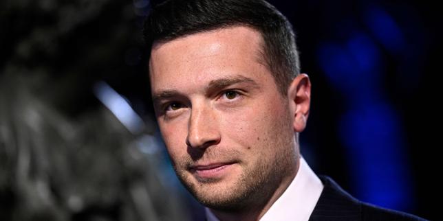 Jordan Bardella al bicentenario del Figaro: la foto con la figlia di Charles de Bourbon e le ripercussioni sull’immagine politica