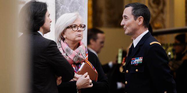 Macron convoca i partiti per l’invio di truppe in Ucraina e difende la sua linea sul Venezuela