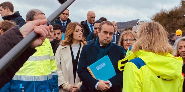 Francia rafforza il nucleare: rallenta l'eolico e il solare nella nuova strategia energetica