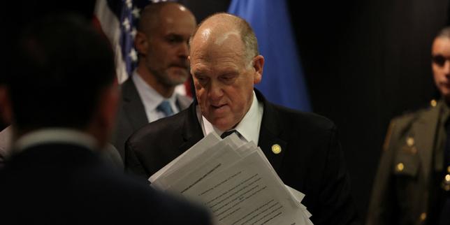 ICE ritira le truppe dalle Twin Cities dopo due morti: l'operazione Metro Surge e le ripercussioni politiche