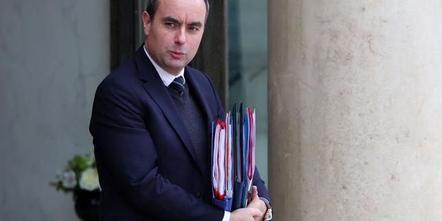 Il 49.3 francese: il bilancio 2026 approvato senza voto di fiducia