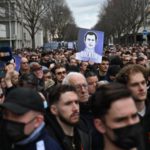 Lione: 3.200 partecipanti alla manifestazione in onore di Quentin Deranque, il sindaco rifiuta la mostra del ritratto