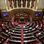 Senato francese approva progetto di costituzione per la Nuova Caledonia: ambiguità sull’autodeterminazione persistono