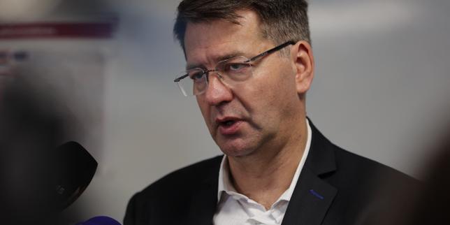 Patrice Vergriete rieletto a Dunkerque con il 64 %: coalizione ampia e ruolo nei governi nazionali