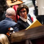 Riforma dell'audiovisivo pubblico francese sospesa: il bilancio nazionale blocca la legge