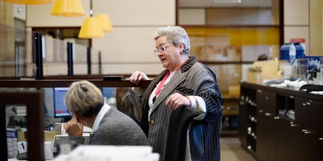 Aliette Caron a Rouen: il divario tra burocrazia digitale e le capacità dei cittadini