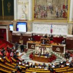 Bilancio 2026 approvato in Francia con 49,3 voti: un consenso limitato ma sufficiente