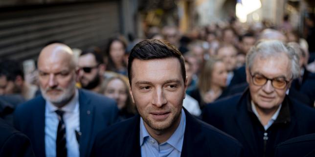 Jordan Bardella lancia la campagna municipale del RN tra i sostenitori ad Agde e Carcassonne: “Dovrebbe candidarsi, anche se Marine è eleggibile”